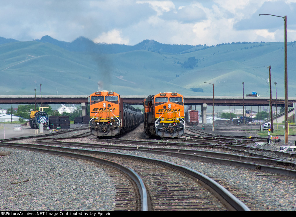 BNSF units Simmer in Helena Yard 